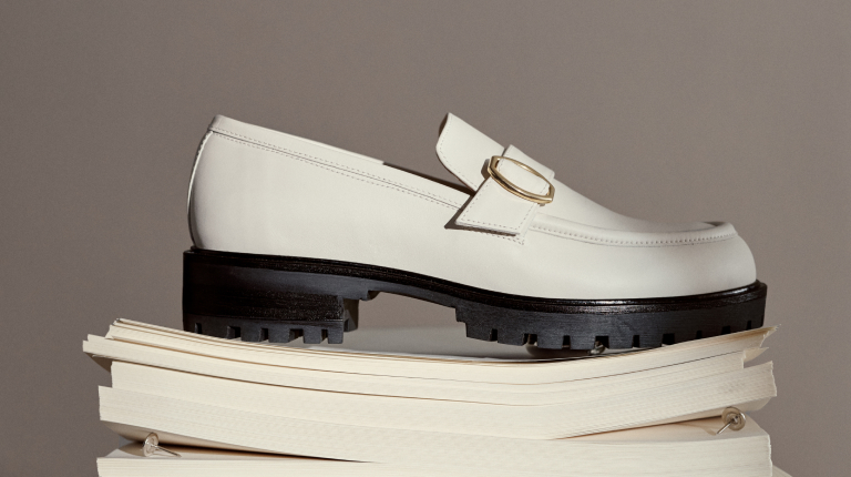 Banana republic hot sale white shoes